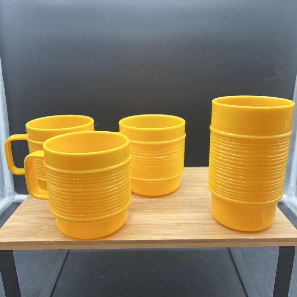 4 VTG Rubbermaid Yellow Cups Bright Yellow Ribbed Stackable 3 Coffee Cups/1 Cup